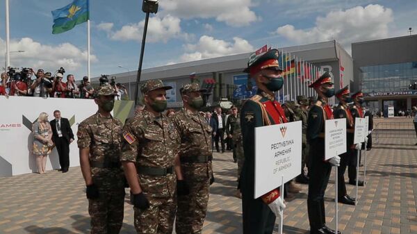 Տոնոյանը Մոսկվայում մասնակցել է «Բանակ-2020» ցուցահանդեսի բացմանը. լուսանկարներ Տոնոյանը Մոսկվայում մասնակցել է «Բանակ-2020» ցուցահանդեսի բացմանը. լուսանկարներ - Sputnik Արմենիա