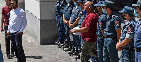 Акция протеста против министра образования, науки, культуры и спорта (24 августа 2020). Еревaн - Sputnik Արմենիա