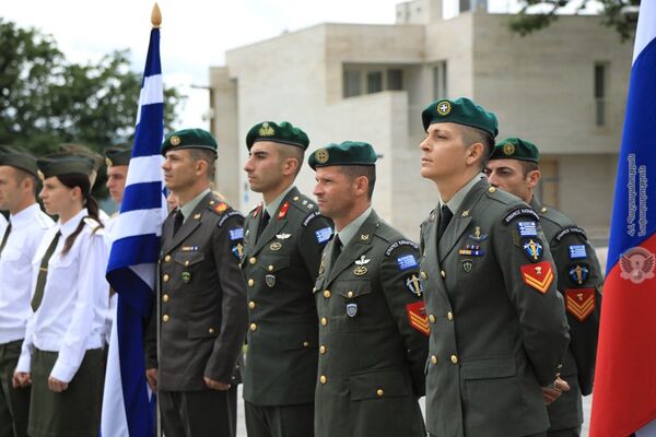 Армянская команда победила на творческом конкурсе в соревнованиях АрМИ-2020 Армянская команда победила на творческом конкурсе в соревнованиях АрМИ-2020 - Sputnik Армения