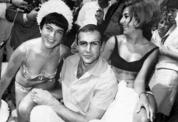 Актер Шон Коннери во время Каннского международного кинофестиваля, 1965 год Актер Шон Коннери во время Каннского международного кинофестиваля, 1965 год - Sputnik Армения