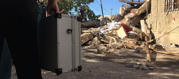 Спасатели на месте взрыва газа на улице Райниса (26 августа 2020). Еревaн - Sputnik Արմենիա