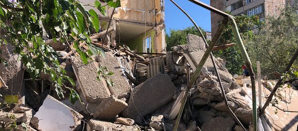 Обломки на месте взрыва газа на улице Райниса (26 августа 2020). Еревaн - Sputnik Արմենիա