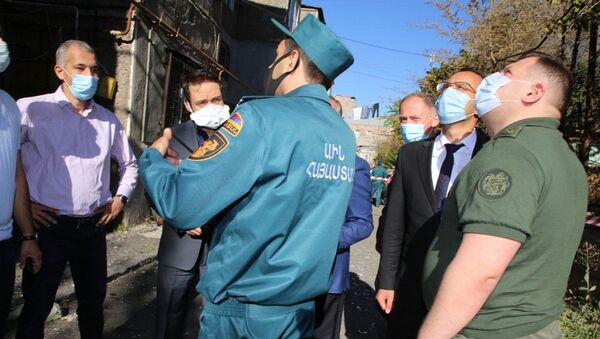 Председатель Следственного комитета Айк Григорян на месте взрыва газа на улице Райниса (26 августа 2020). Еревaн - Sputnik Армения