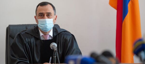 Судья Артур Мкртчян на судебном заседании по делу Гагика Хачатряна (26 августа 2020). Еревaн - Sputnik Армения