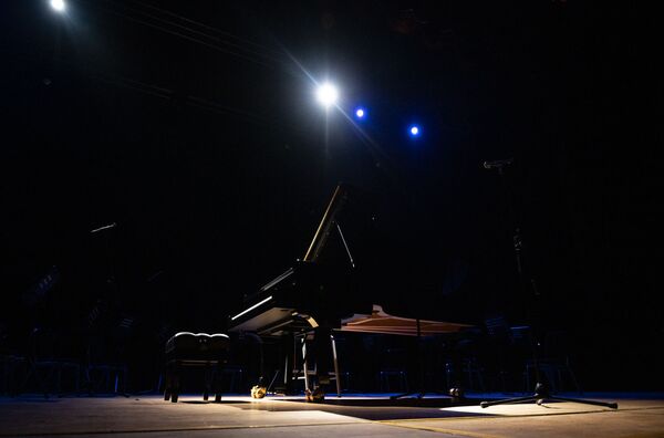 Ինչպես Տիգրան Մանսուրյանը փորձարկեց թանկարժեք ռոյալը. մաեստրոյի երիտասարդության գաղտնիքը Ինչպես Տիգրան Մանսուրյանը փորձարկեց թանկարժեք ռոյալը. մաեստրոյի երիտասարդության գաղտնիքը - Sputnik Արմենիա