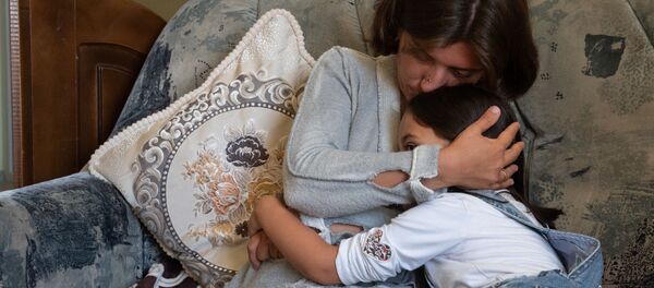 Анна Алавердян, жена офицера Гургена Алавердяна (27 августа 2020). Мартуни - Sputnik Армения