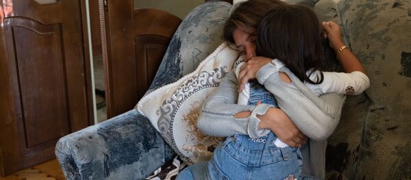 Анна Алавердян, жена офицера Гургена Алавердяна (27 августа 2020). Мартуни Анна Алавердян, жена офицера Гургена Алавердяна (27 августа 2020). Мартуни - Sputnik Արմենիա