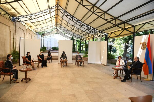 Детская книга – мать всех книг: в резиденции президента наградили лауреатов конкурса - Sputnik Армения