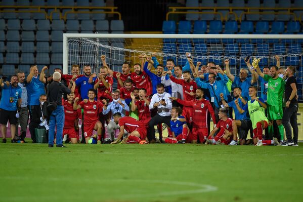 Квалификационный матч Лиги Европы между командами Алашкерт - Ренова (27 августа 2020). Еревaн - Sputnik Армения