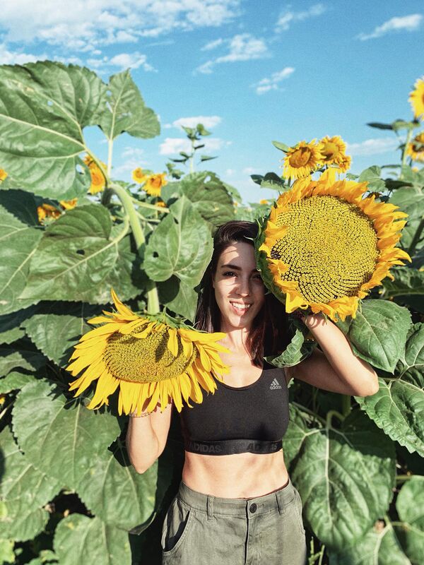 За семью горами: крутой влогер предлагает найти в Армении свою сказку и взрыв эмоций За семью горами: крутой влогер предлагает найти в Армении свою сказку и взрыв эмоций - Sputnik Армения