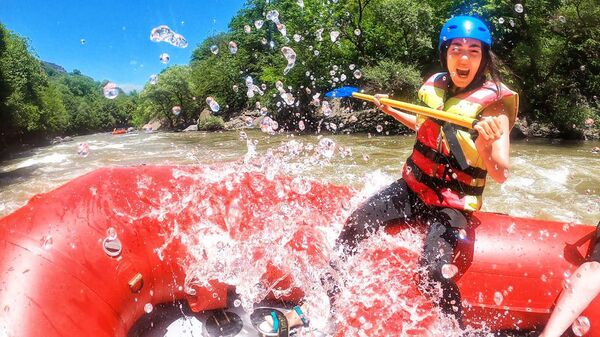 За семью горами: крутой влогер предлагает найти в Армении свою сказку и взрыв эмоций За семью горами: крутой влогер предлагает найти в Армении свою сказку и взрыв эмоций - Sputnik Армения