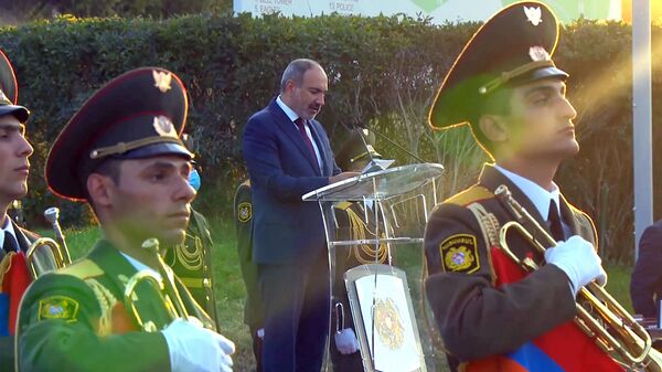 Им может стать каждый: Пашинян на церемонии вручения звания Национального героя Им может стать каждый: Пашинян на церемонии вручения звания Национального героя - Sputnik Армения