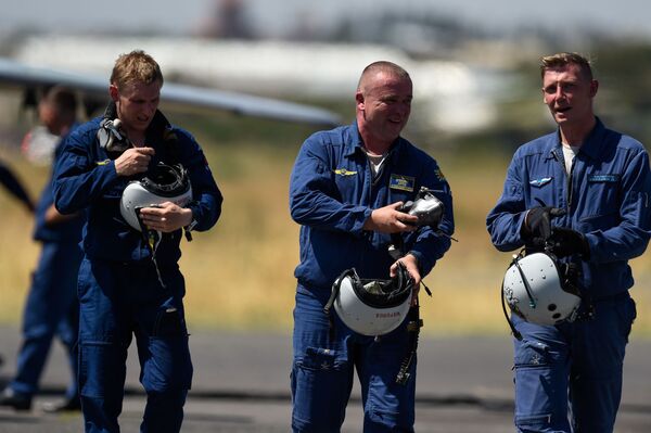 Авиашоу на фоне Арарата: асы с российской базы показали мастерство в небе Армении – видео  - Sputnik Армения