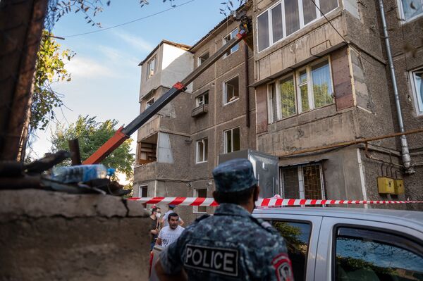 Взорву, но никому не отдам: что вспоминают жители дома на улице Райниса в Ереване Взорву, но никому не отдам: что вспоминают жители дома на улице Райниса в Ереване - Sputnik Армения