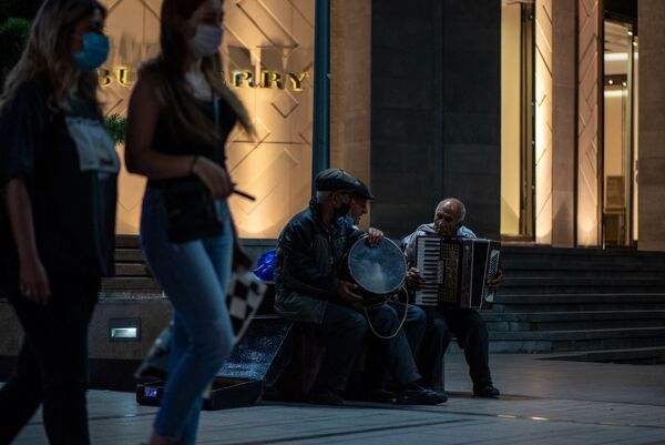 Уличные музыканты на Северном проспекте - Sputnik Армения