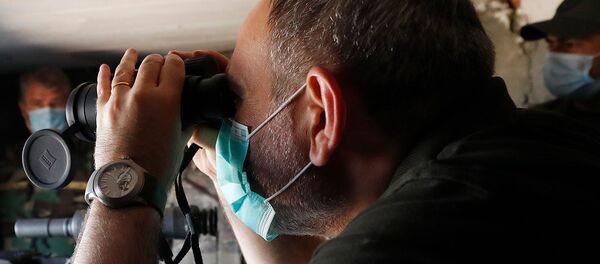 Премьер-министр Армении Никол Пашинян и президент Карабаха Араик Арутюнян посетили одну из воинских частей Карабаха (30 августа 2020). Карабах - Sputnik Армения