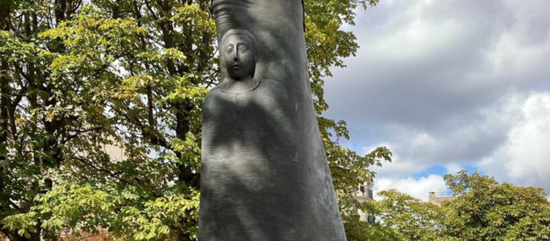 Оскверненная статуя Комитаса в Париже (30 августа 2020). - Sputnik Արմենիա, 1920, 31.08.2020