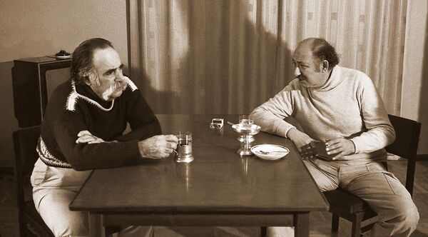 КГБшники ходили за Сарояном по пятам, а Гюлер нашел писателя во Франции - Sputnik Армения