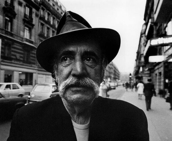 КГБшники ходили за Сарояном по пятам, а Гюлер нашел писателя во Франции - Sputnik Армения