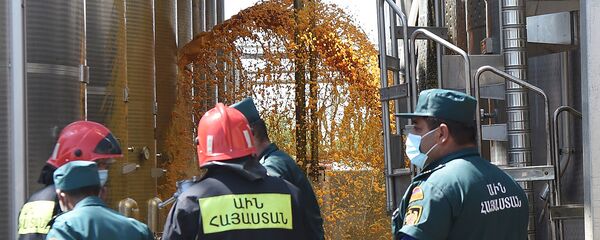 Спасатели на территории филиала Прошянского коньячного завода (1 сентября 2020). Село Армавир Спасатели на территории филиала Прошянского коньячного завода (1 сентября 2020). Село Армавир - Sputnik Արմենիա