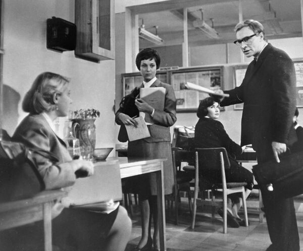 Ушла из жизни актриса из фильма Доживем до понедельника Ирина Печерникова  - Sputnik Армения