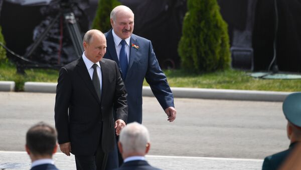 Президент РФ В. Путин и президент Беларуси А. Лукашенко открыли Ржевский мемориал Советскому солдату - Sputnik Армения