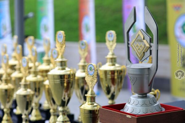 Տոնոյանը շնորհավորել է ՌԴ թիմին. ամփոփվել են «Խաղաղության մարտիկ» մրցույթի արդյունքները Տոնոյանը շնորհավորել է ՌԴ թիմին. ամփոփվել են «Խաղաղության մարտիկ» մրցույթի արդյունքները - Sputnik Արմենիա