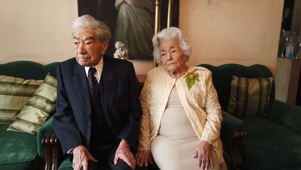 Сколько живет любовь? Прожившие вместе 79 лет супруги поделились секретом крепкого брака - Sputnik Армения