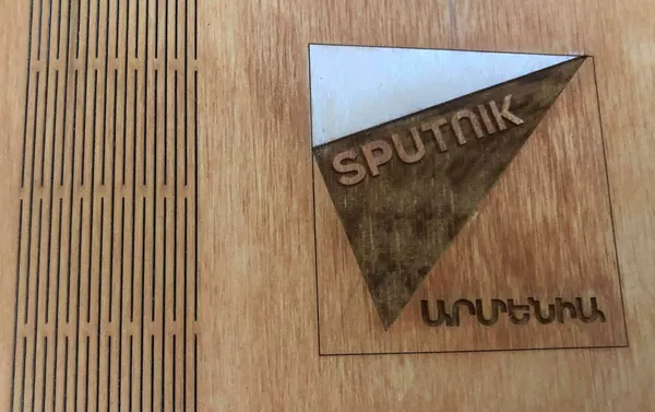 Экологически чистый логотип Sputnik Армения Экологически чистый логотип Sputnik Армения - Sputnik Армения
