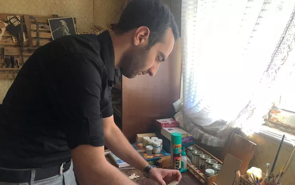 Геворк Овсепян из Гюмри, создающий экологически чистые деревянные игрушки, паззлы и головоломки Геворк Овсепян из Гюмри, создающий экологически чистые деревянные игрушки, паззлы и головоломки - Sputnik Армения