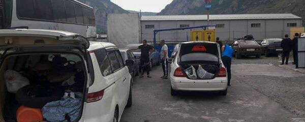 Граждане Армении, застрявшие на КПП Верхний Ларс Граждане Армении, застрявшие на КПП Верхний Ларс - Sputnik Արմենիա