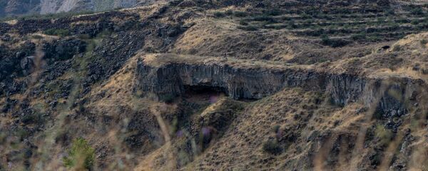 Пещера в Разданском ущелье Пещера в Разданском ущелье - Sputnik Армения