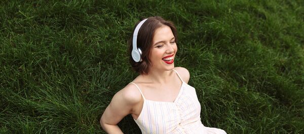 На долгую память: лучшие треки ушедшего лета-2020 - Sputnik Армения