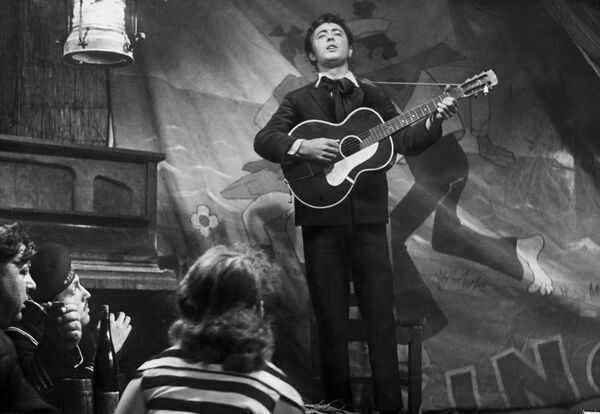 Это вам не Париж: профессор Филатов спас Айдиняну зрение, а он подарил миру бриллиант - Sputnik Армения