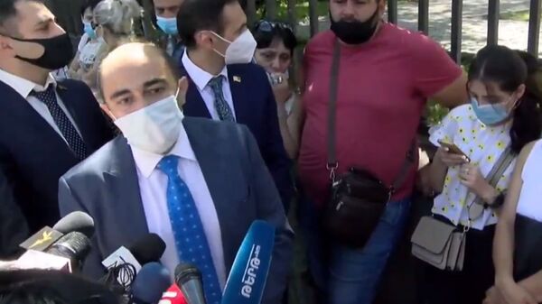 Բողոքի ակցիա ԱԺ–ի դիմաց. ՀՀ քաղաքացիները պահանջում են բացել ՌԴ–ի հետ սահմանը - Sputnik Արմենիա