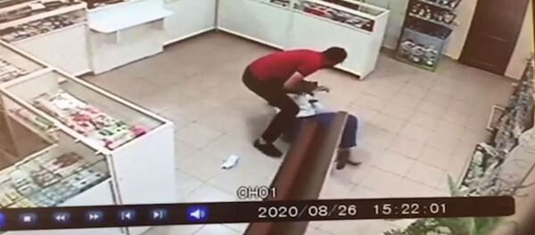 Կողոպուտ Դավիթաշենի դեղատներից մեկում․ ոստիկանները հայտնաբերել ու բերման են ենթարկել կասկածվողին - Sputnik Արմենիա