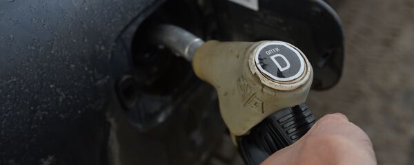 Заправка автомобиля дизельным топливом  - Sputnik Армения