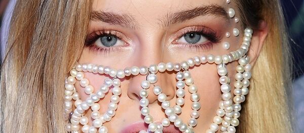 Блогер Ира Блан на вручении премии Glamour Influencers Awards 2020 в Москве Блогер Ира Блан на вручении премии Glamour Influencers Awards 2020 в Москве - Sputnik Армения