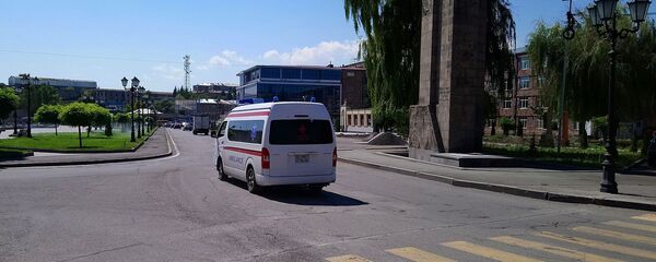 Автомобиль скорой помощи в Гаваре, Гегаркуникская область Автомобиль скорой помощи в Гаваре, Гегаркуникская область - Sputnik Армения