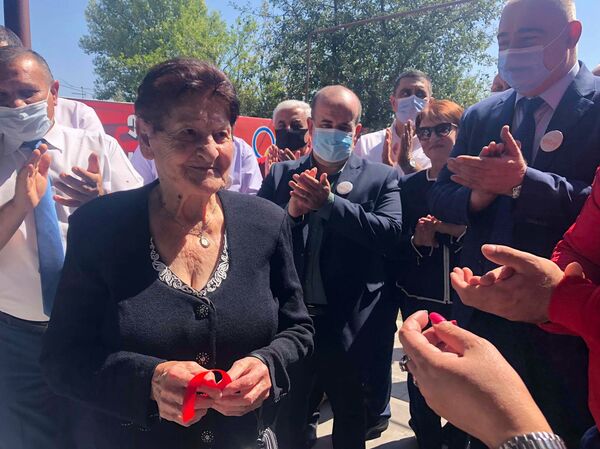 Мэр Гюмри отметил день города за рулем, а именем Юры Варданяна назвали спортшколу - Sputnik Армения