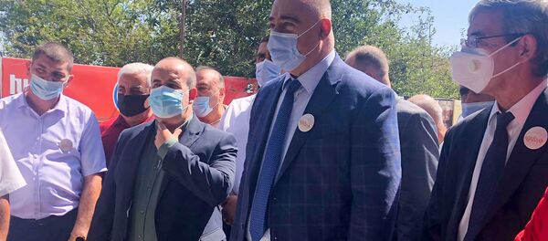 Губернатор Ширака Тигран Петросян, мэр и вице-мэр Гюмри Самвел Баласанян и Рубен Саноян на церемонии открытия школы имени Юрия Варданяна (5 сентября 2020). Гюмри Губернатор Ширака Тигран Петросян, мэр и вице-мэр Гюмри Самвел Баласанян и Рубен Саноян на церемонии открытия школы имени Юрия Варданяна (5 сентября 2020). Гюмри - Sputnik Արմենիա