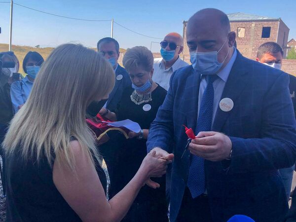 Հաջորդ տարի տեղը հանելու ենք. ինչպես Գյումրին նշեց իր տոնը Հաջորդ տարի տեղը հանելու ենք. ինչպես Գյումրին նշեց իր տոնը - Sputnik Արմենիա