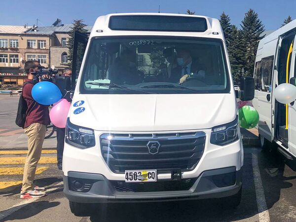 Мэр Гюмри отметил день города за рулем, а именем Юры Варданяна назвали спортшколу - Sputnik Армения