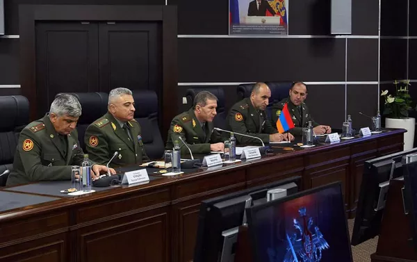 Встреча начальников Генштабов Вооруженных Сил Армении и России Оника Гаспаряна и Валерия Герасимова (5 сентября 2020). Московская область Встреча начальников Генштабов Вооруженных Сил Армении и России Оника Гаспаряна и Валерия Герасимова (5 сентября 2020). Московская область - Sputnik Армения
