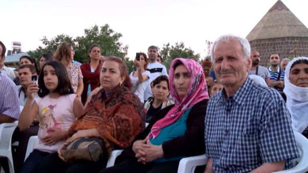 «Քիչ մե գիդինք հայերեն»․ ժամանակակից Թուրքիայի կենտրոնում թաքնված հայերի ուրույն աշխարհը «Քիչ մե գիդինք հայերեն»․ ժամանակակից Թուրքիայի կենտրոնում թաքնված հայերի ուրույն աշխարհը - Sputnik Արմենիա