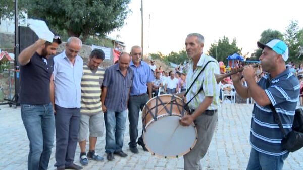 «Քիչ մե գիդինք հայերեն»․ ժամանակակից Թուրքիայի կենտրոնում թաքնված հայերի ուրույն աշխարհը «Քիչ մե գիդինք հայերեն»․ ժամանակակից Թուրքիայի կենտրոնում թաքնված հայերի ուրույն աշխարհը - Sputnik Արմենիա