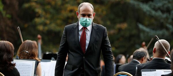 Премьер-министр Никол Пашинян на церемонии открытия музыкального фестиваля Ереванские перспективы (7 сентября 2020). Берд Премьер-министр Никол Пашинян на церемонии открытия музыкального фестиваля Ереванские перспективы (7 сентября 2020). Берд - Sputnik Արմենիա