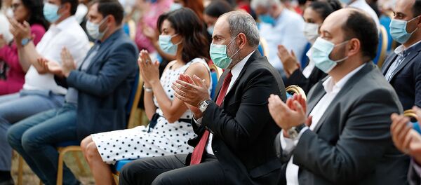 Премьер-министр Никол Пашинян на церемонии открытия музыкального фестиваля Ереванские перспективы (7 сентября 2020). Берд - Sputnik Արմենիա