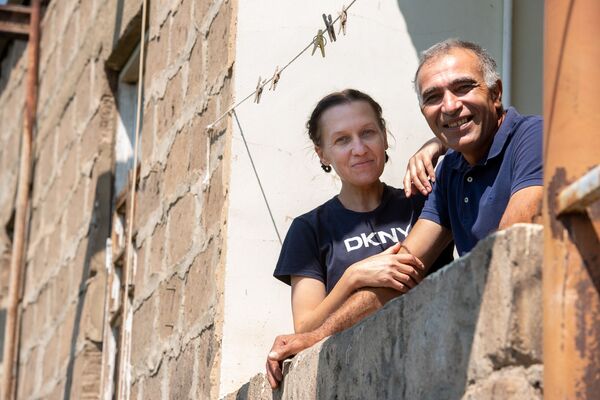 Русская жена, девичья краса винограда и мутант ЕрАз: до чего доводит тоска по Армении - Sputnik Армения