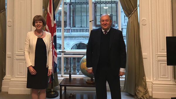 Президент Армении Армен Саркисян встретился с британским министром по делам европейского соседства и Америки Уэнди Мортон (10 сентября 2020). Лондон - Sputnik Արմենիա